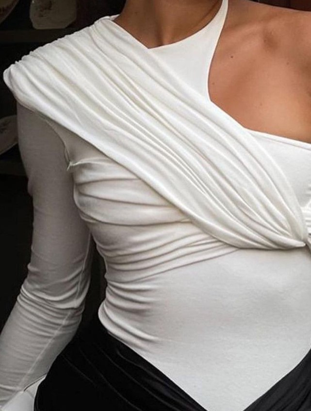 Body branco com detalhe transpassado