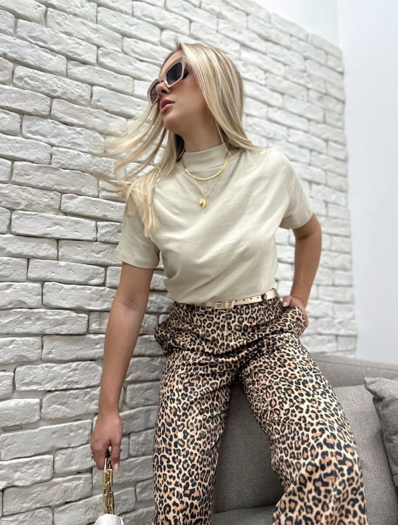 Calça Jéssica é uma peça de animal print disponível no site