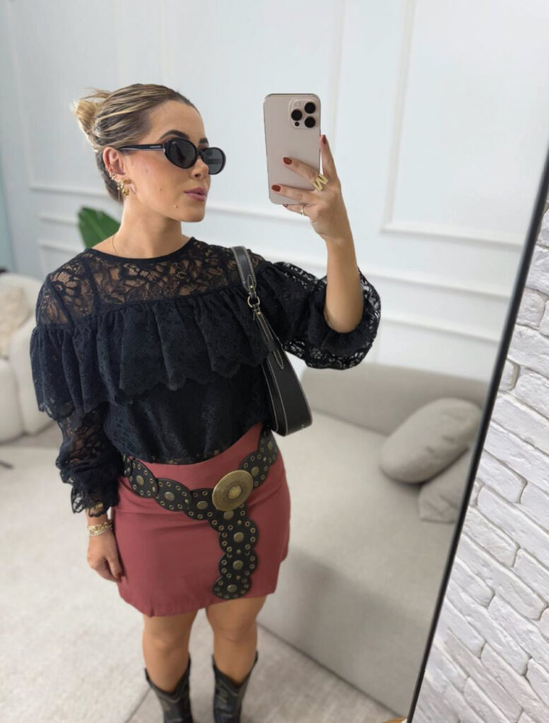 Blusa Maria - renda preta - Boho Chic