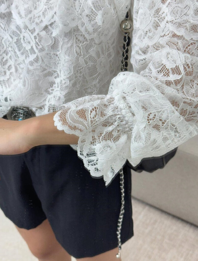 Blusa Maria - renda branca detalhes da manga - Boho Chic