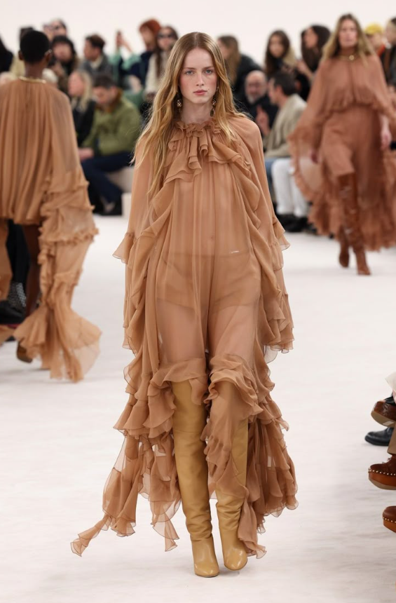 Vestido com babados estilo Boho Chic