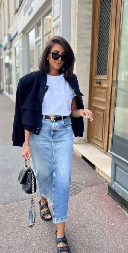 Saia midi com rasteira e jaqueta jeans