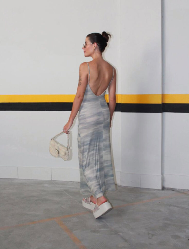 Vestido lupita na cor Tie Dye - Costas