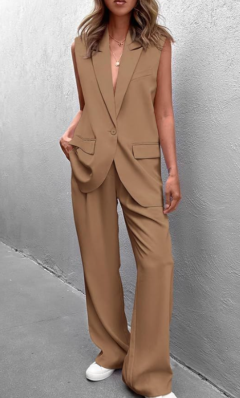 Mulher usando um colete feminino de alfaiataria fechado 03